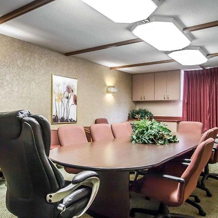 Quality Inn & Suites North Спрингфилд Экстерьер фото