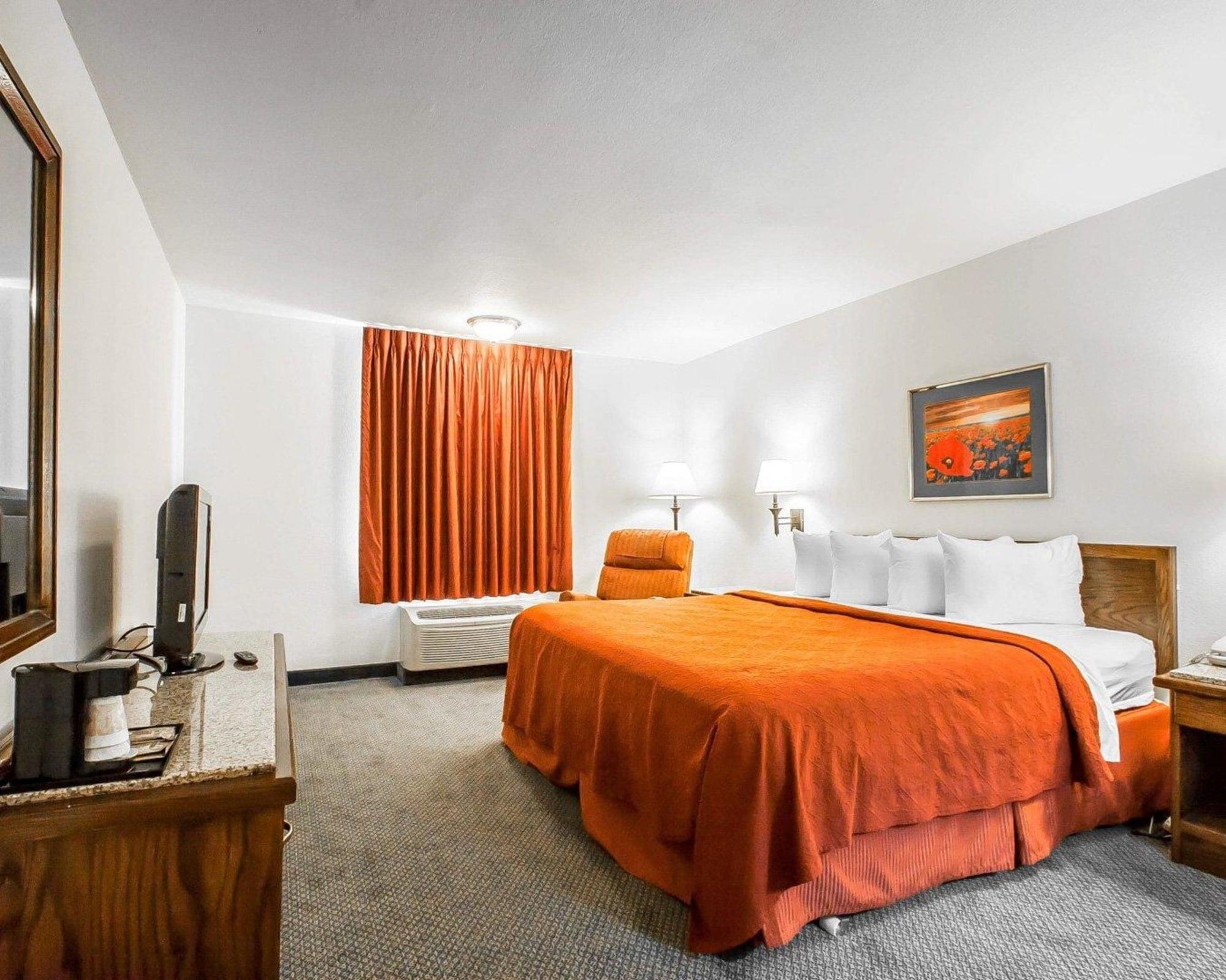 Quality Inn & Suites North Спрингфилд Экстерьер фото