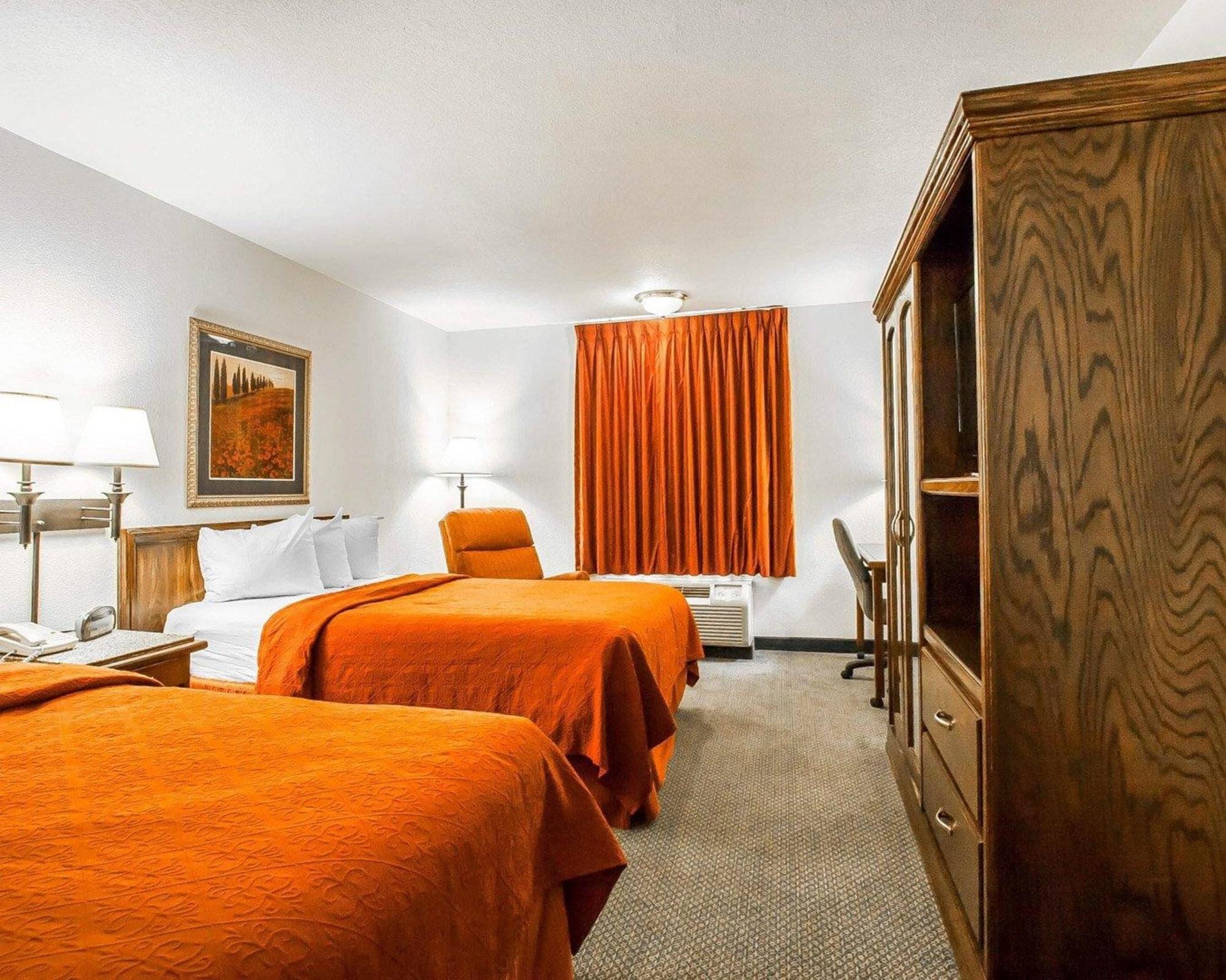 Quality Inn & Suites North Спрингфилд Экстерьер фото