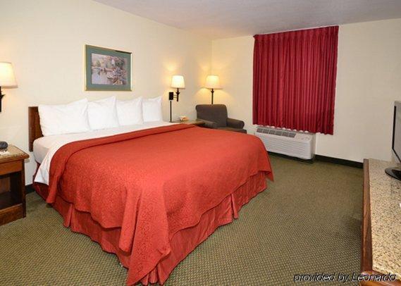 Quality Inn & Suites North Спрингфилд Номер фото