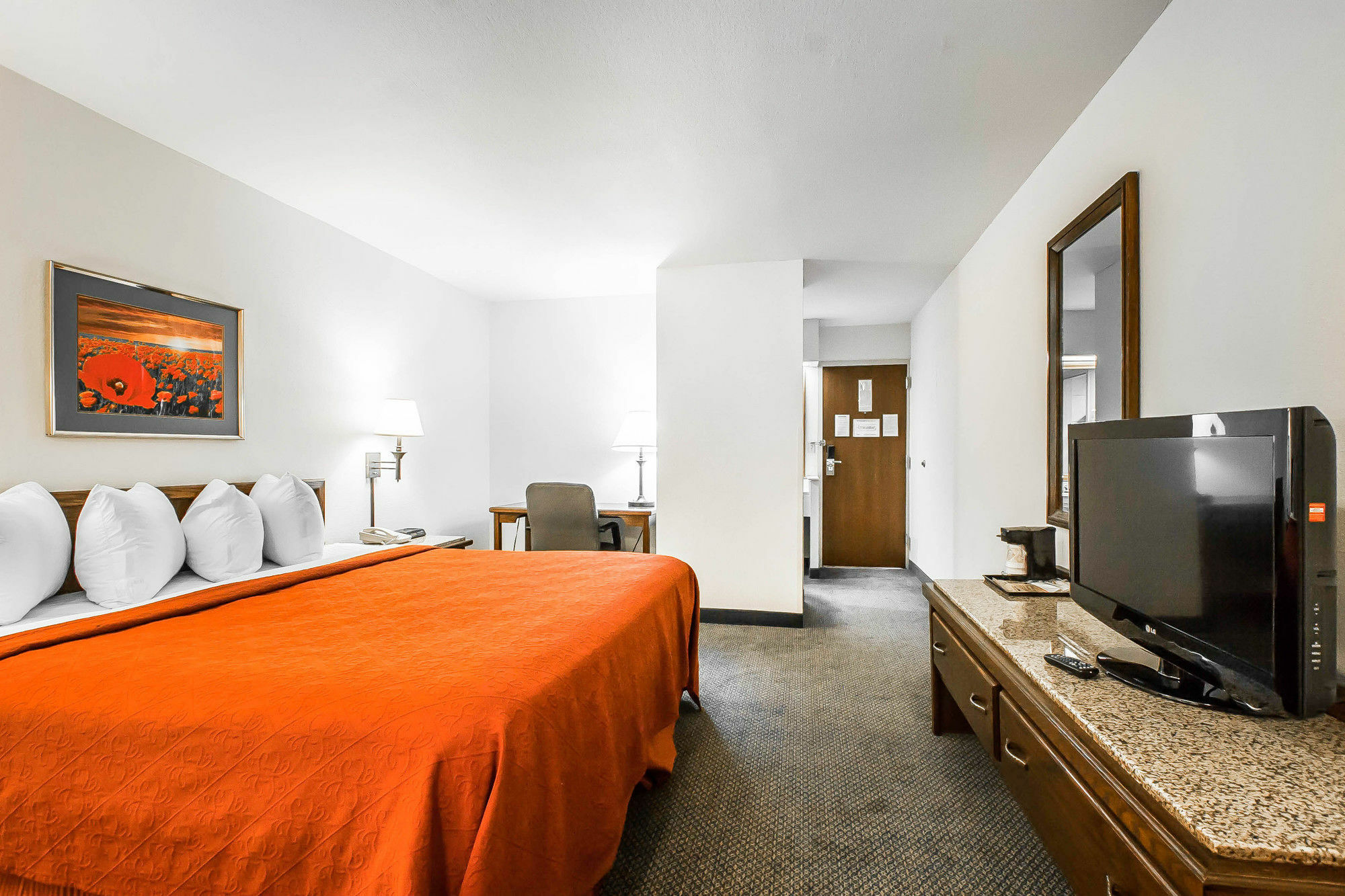 Quality Inn & Suites North Спрингфилд Экстерьер фото
