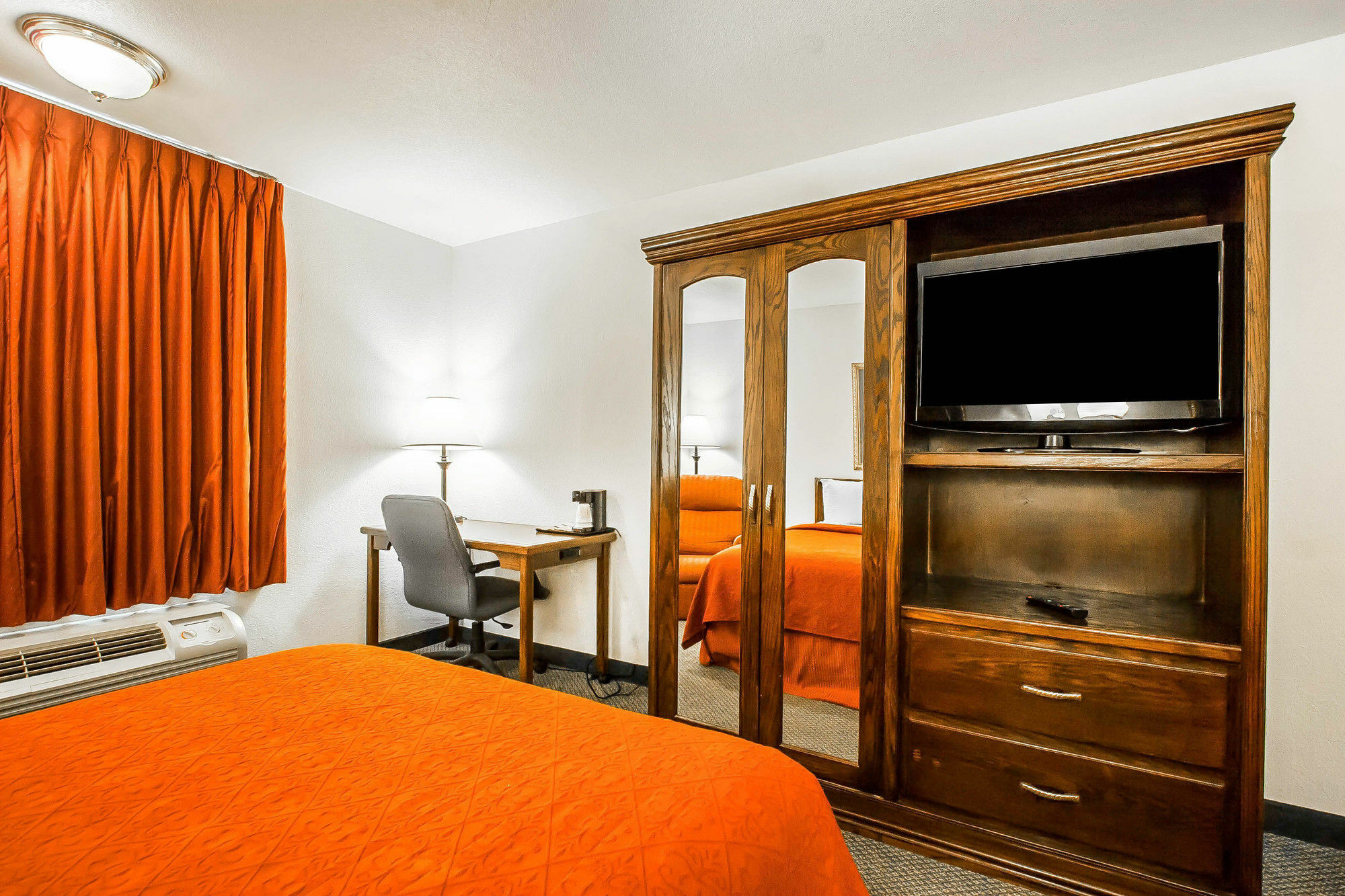 Quality Inn & Suites North Спрингфилд Экстерьер фото