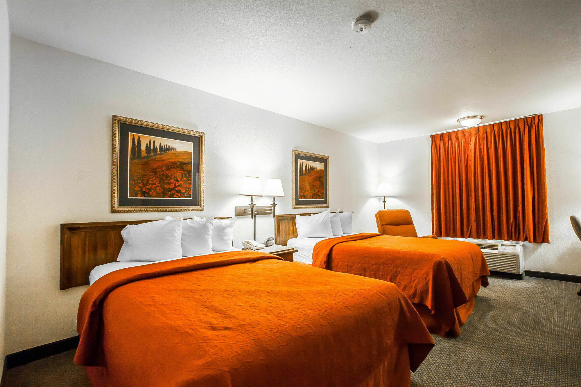 Quality Inn & Suites North Спрингфилд Экстерьер фото